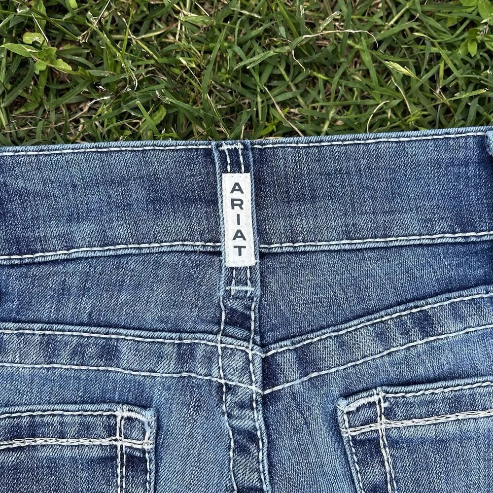 ARIAT WOMEN'S MID RISE ICON STACKABLE STRAIGHT STRETCH DENIM RIDING JEANS 31R - Picture 8 of 11